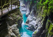 尼珠河大峡谷景区：探秘自然秘境的冬日之旅 | 游曲靖